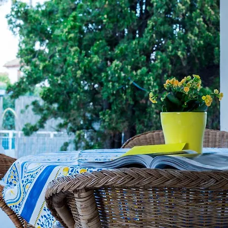 Spazioso Al Mare Con Giardino Hébergement de vacances *