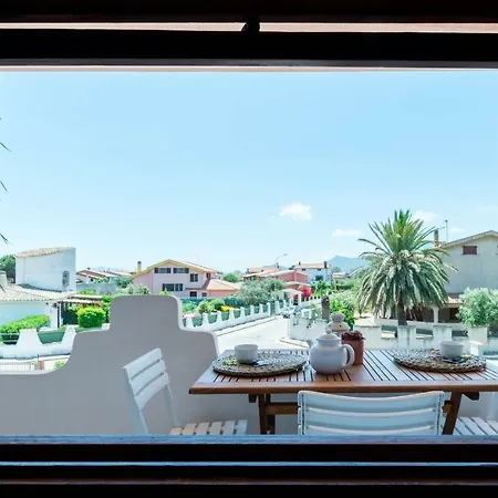 Spazioso Al Mare Con Giardino Hébergement de vacances Capoterra