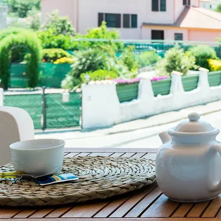Spazioso Al Mare Con Giardino T0520 * Capoterra